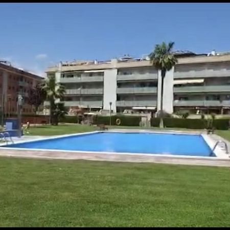 Riu - Apartamento En Primera Linea De Mar Con Piscina Cubelles Esterno foto