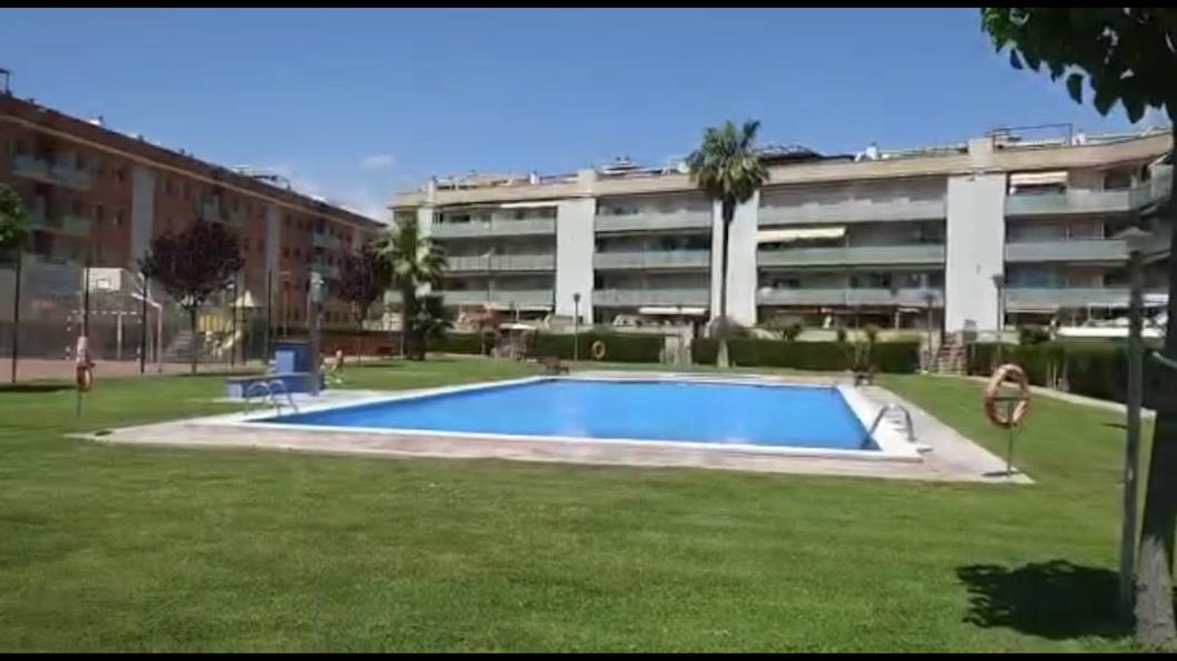 Riu - Apartamento En Primera Linea De Mar Con Piscina Cubelles Esterno foto